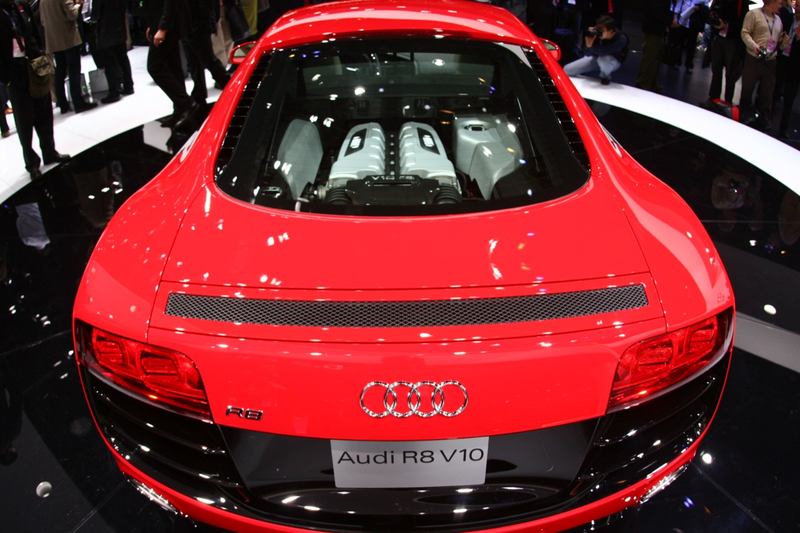 Illustration for article titled Audi R8 5.2 FSI Makes Live Detroit Debut